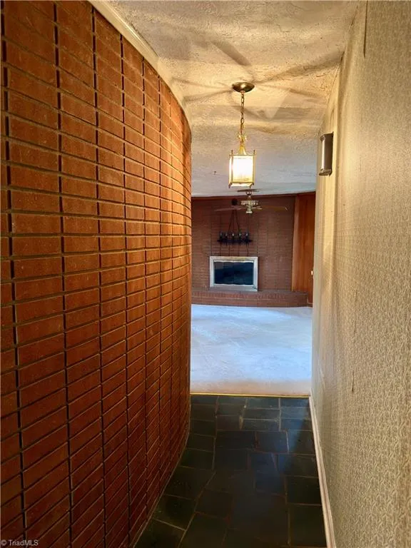 1031 Country Lane Winston-Salem, NC 27107