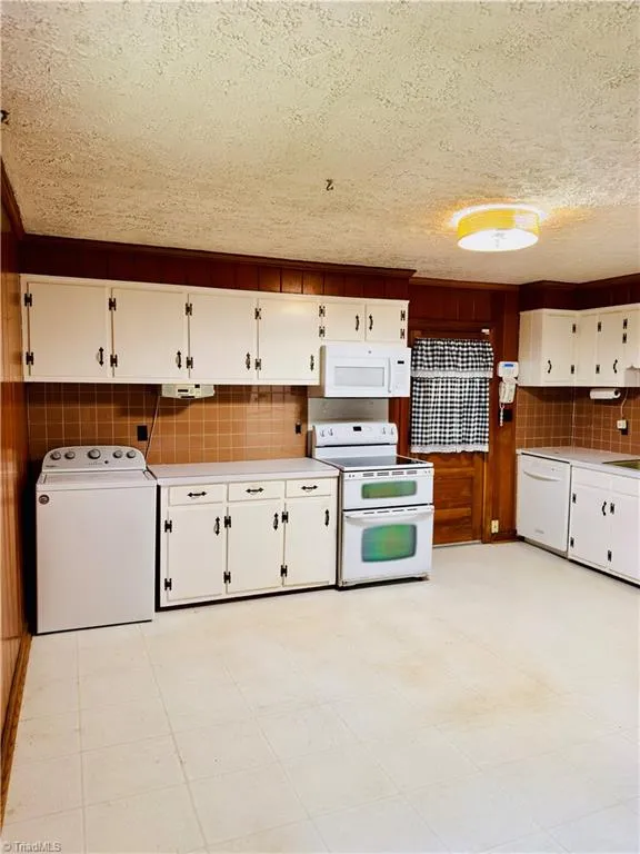 1031 Country Lane Winston-Salem, NC 27107