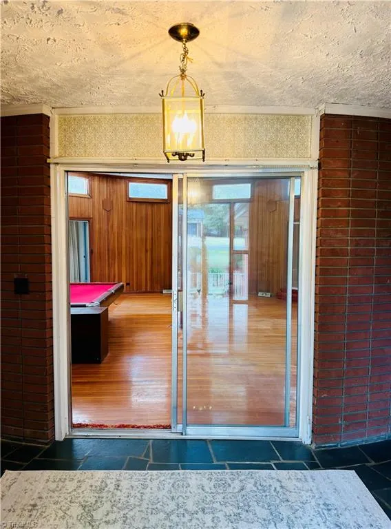 1031 Country Lane Winston-Salem, NC 27107