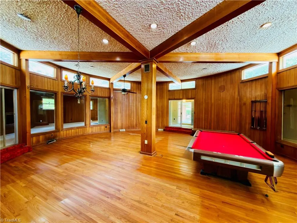 1031 Country Lane Winston-Salem, NC 27107