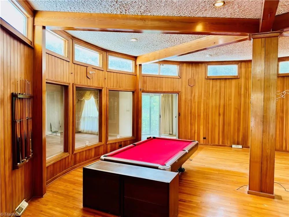 1031 Country Lane Winston-Salem, NC 27107