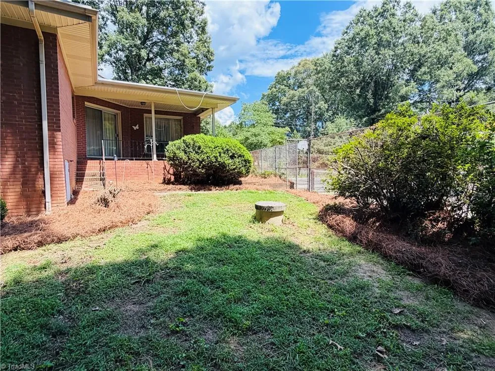 1031 Country Lane Winston-Salem, NC 27107
