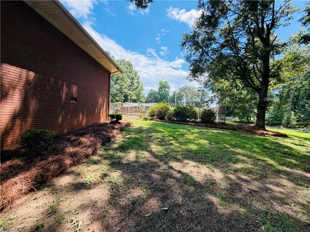 1031 Country Lane Winston-Salem, NC 27107