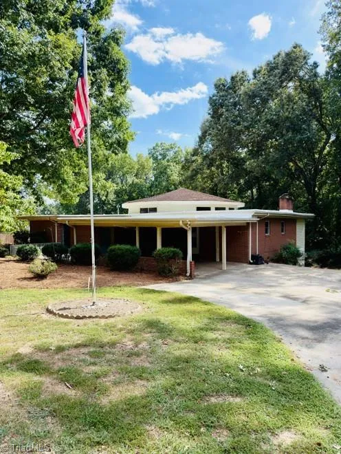 1031 Country Lane Winston-Salem, NC 27107