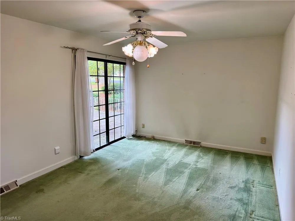 1031 Country Lane Winston-Salem, NC 27107