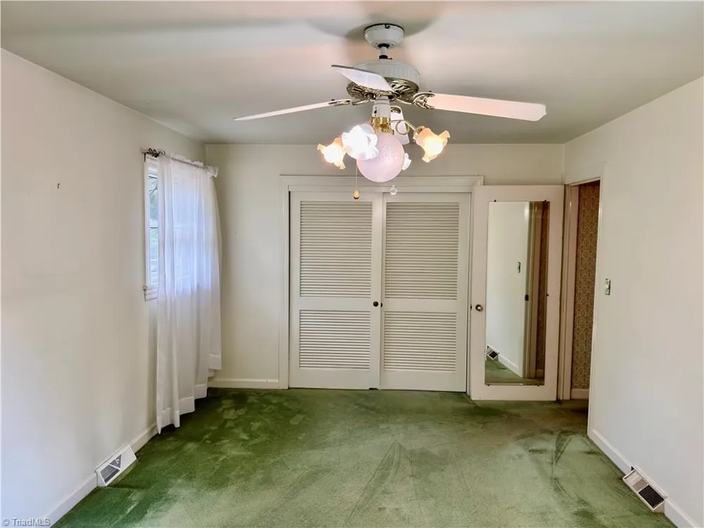 1031 Country Lane Winston-Salem, NC 27107