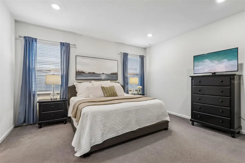 3077 HAWKS HILL LANE Jacksonville, FL 32216