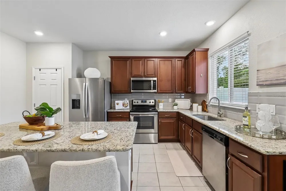 3077 HAWKS HILL LANE Jacksonville, FL 32216