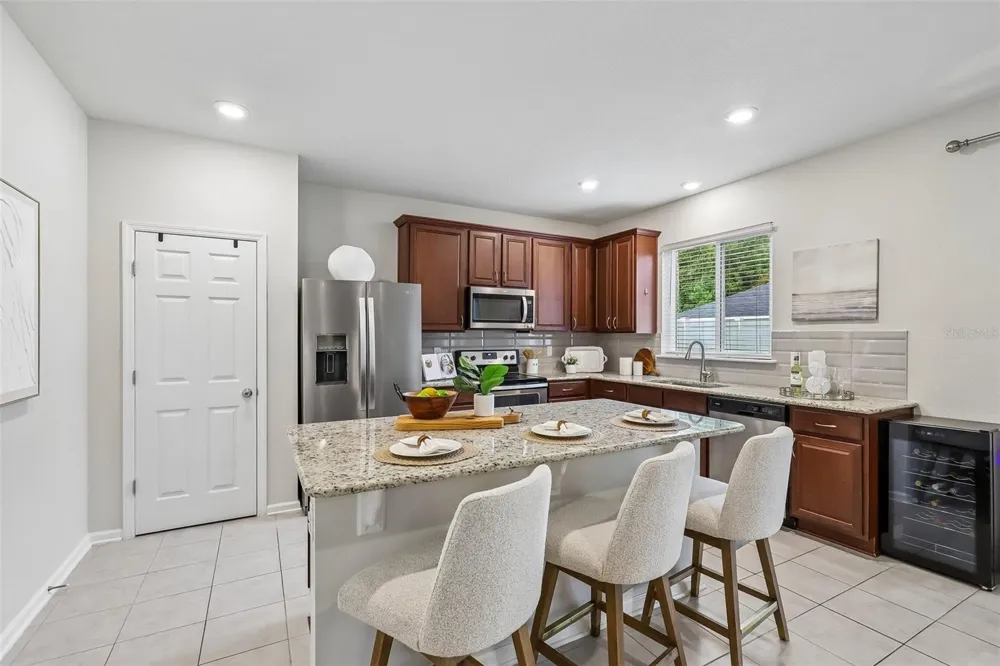 3077 HAWKS HILL LANE Jacksonville, FL 32216