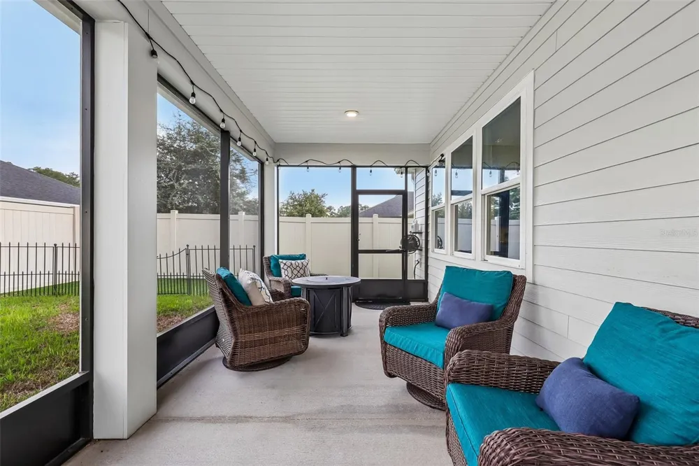 3077 HAWKS HILL LANE Jacksonville, FL 32216
