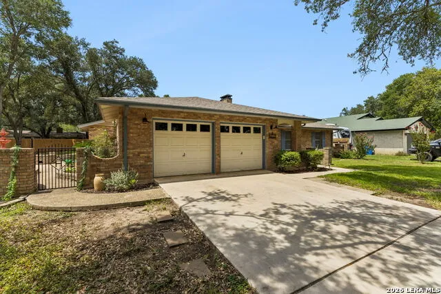 1640 WILLOW LN Seguin, TX 78155