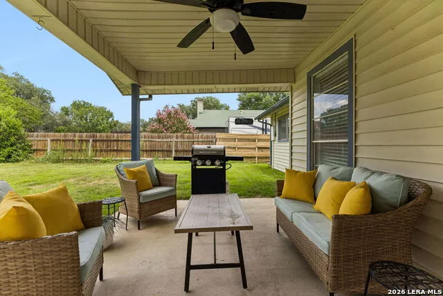 1640 WILLOW LN Seguin, TX 78155