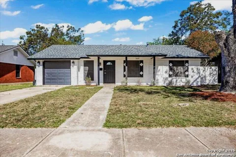 5027 CREEKMOOR DR
