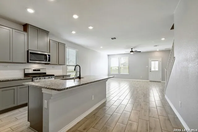 3736 Point Loma Converse, TX 78109