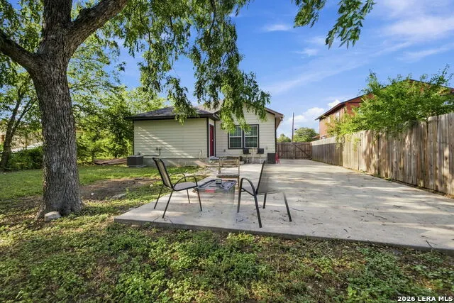 212 W Baylor San Antonio, TX 78204
