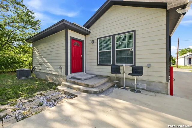 212 W Baylor San Antonio, TX 78204