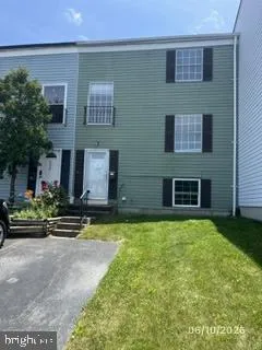 608 GREENBRIAR LANE