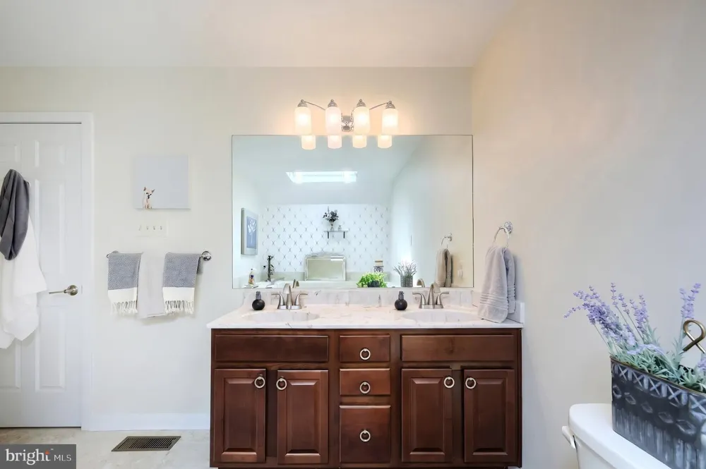 77 WESTVIEW MNR #77 York, PA 17408