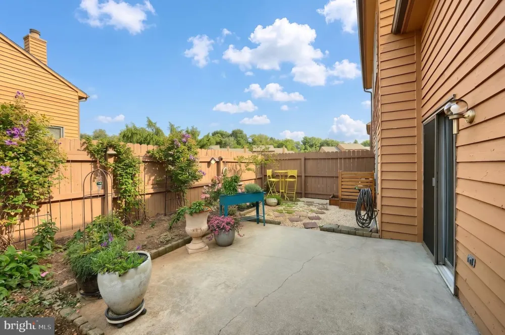 77 WESTVIEW MNR #77 York, PA 17408