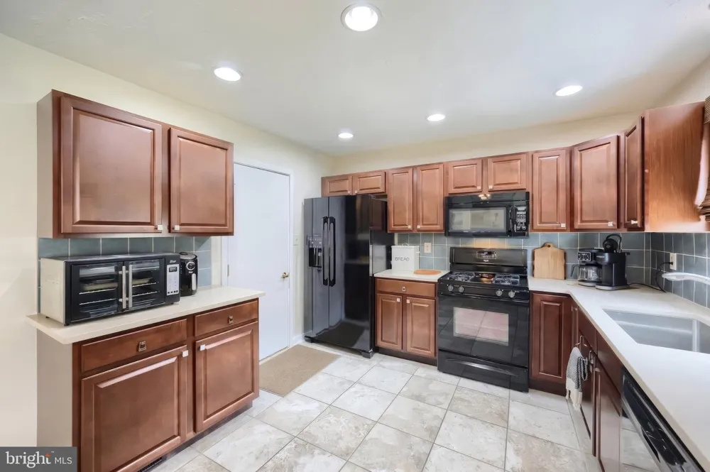 77 WESTVIEW MNR #77 York, PA 17408