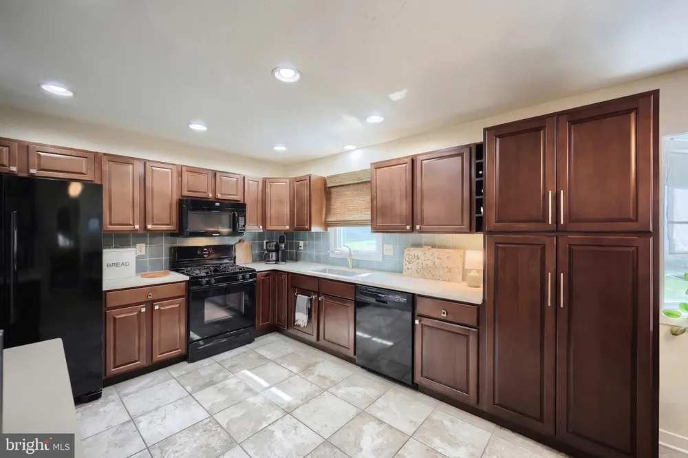 77 WESTVIEW MNR #77 York, PA 17408