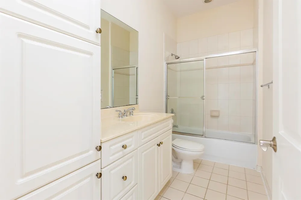 6807 LAKESIDE CIRCLE #102-1 Davie, FL 33314