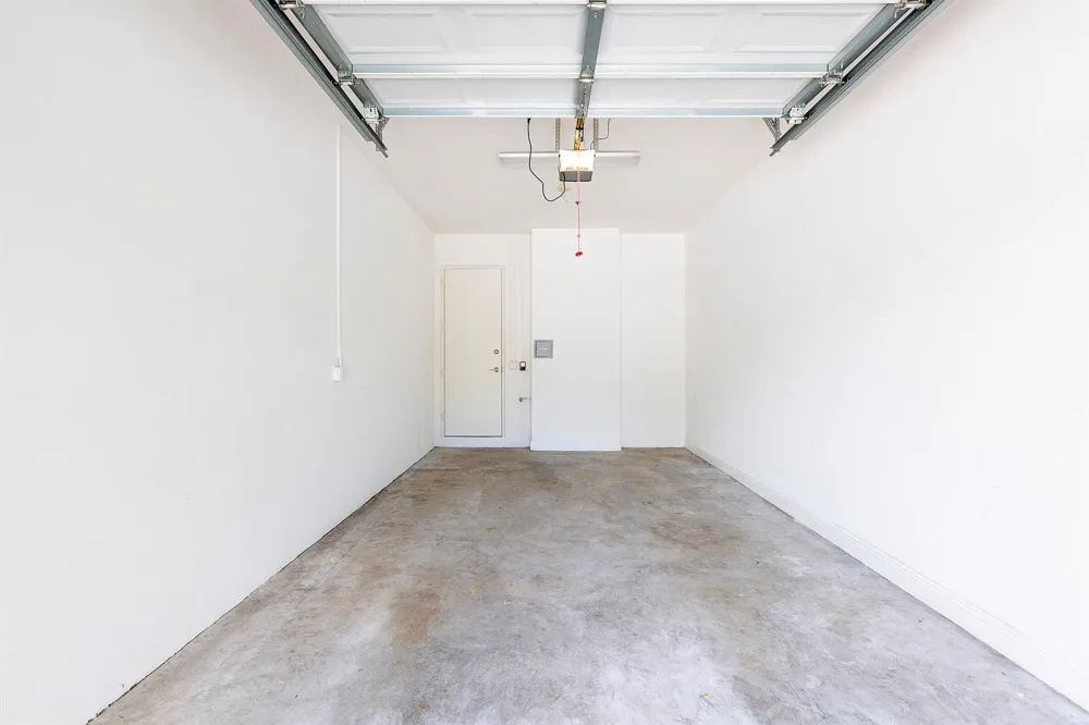 6807 LAKESIDE CIRCLE #102-1 Davie, FL 33314