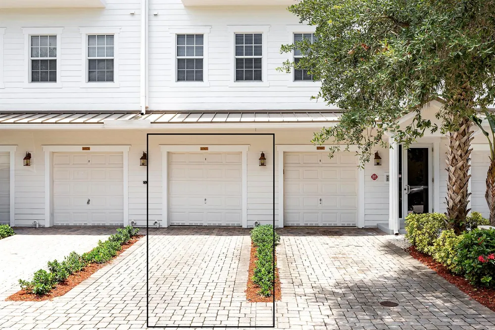 6807 LAKESIDE CIRCLE #102-1 Davie, FL 33314