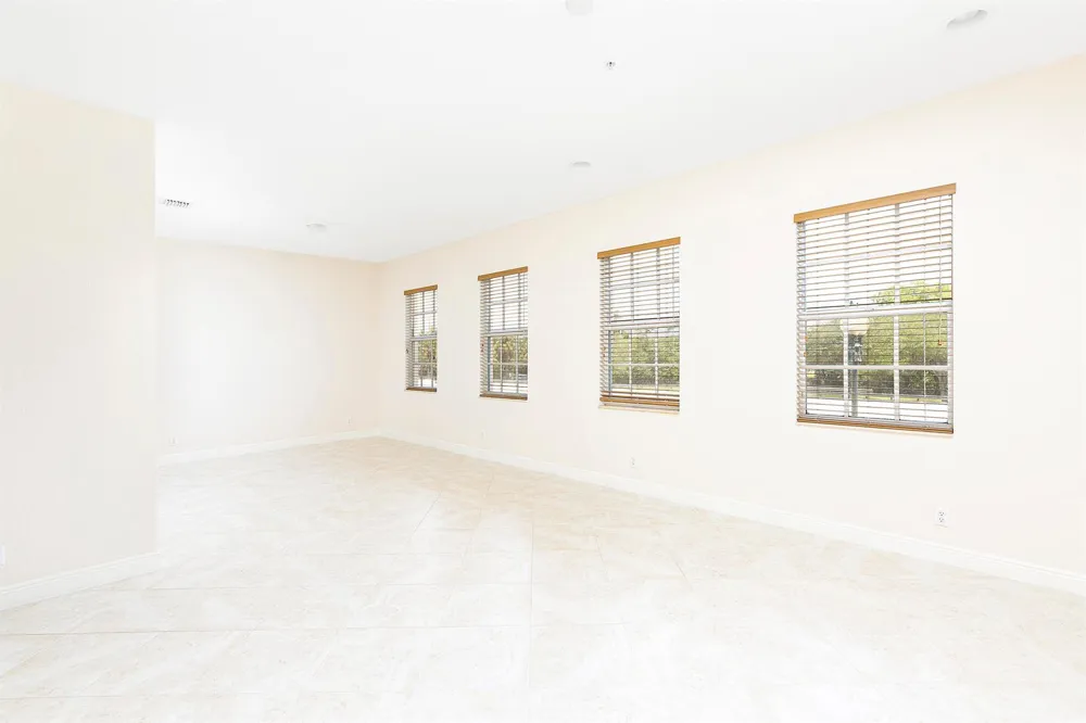 6807 LAKESIDE CIRCLE #102-1 Davie, FL 33314