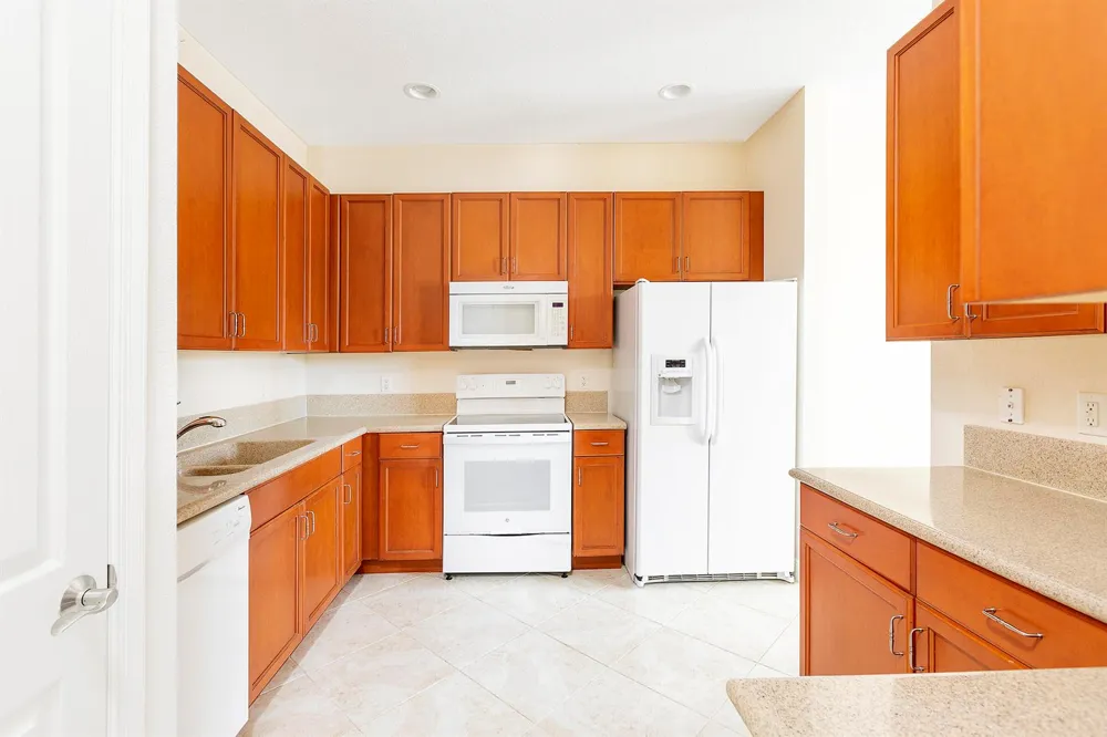 6807 LAKESIDE CIRCLE #102-1 Davie, FL 33314