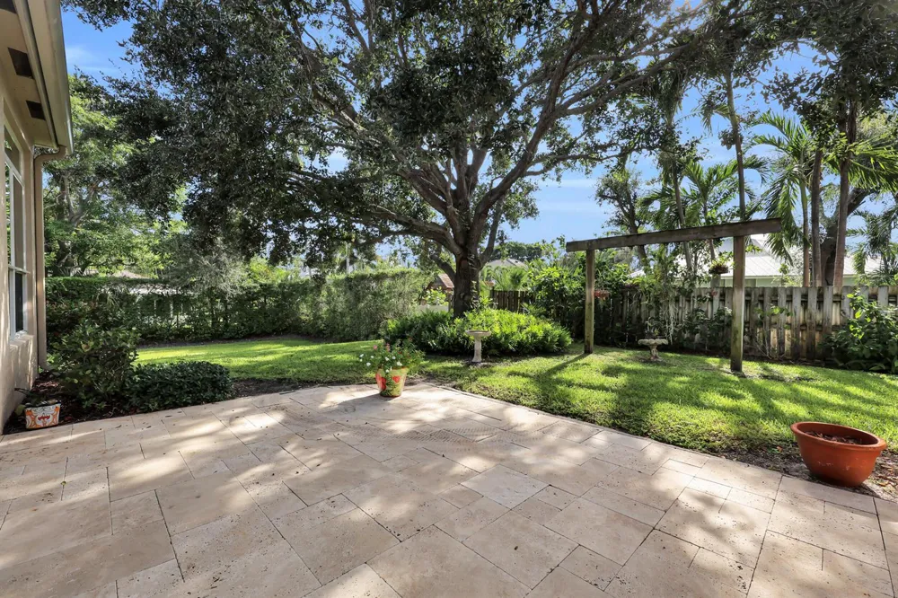 103 MAGNOLIA WAY Tequesta, FL 33469