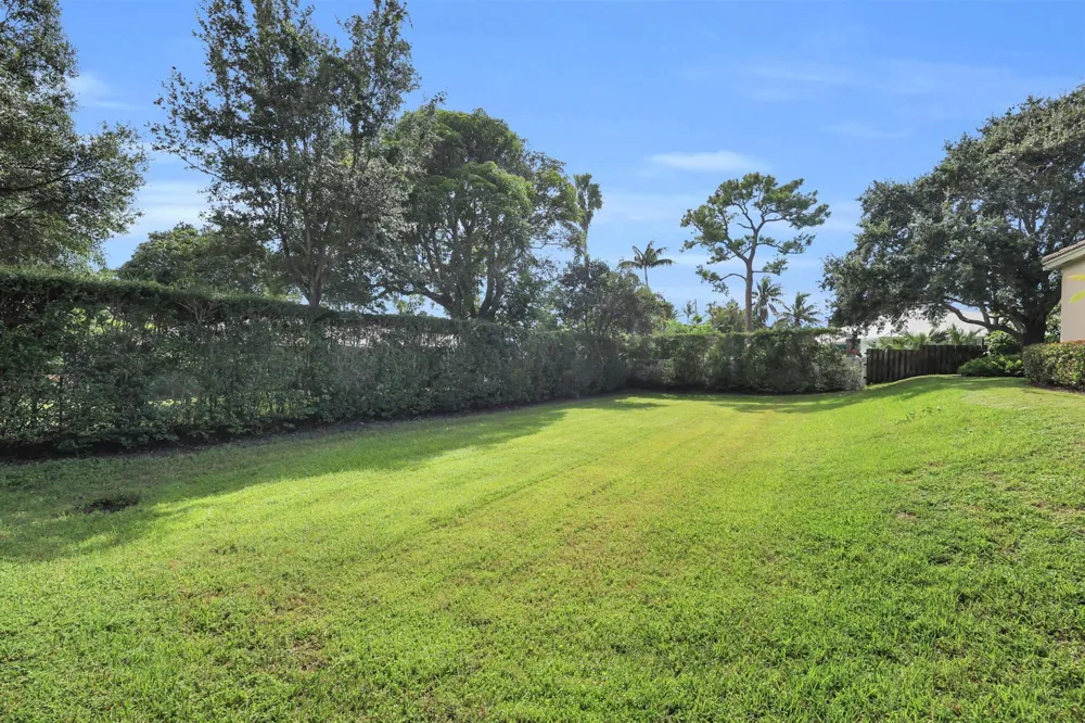 103 MAGNOLIA WAY Tequesta, FL 33469