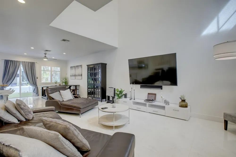 131 S East 7th Way #131 Pompano Beach, FL 33060