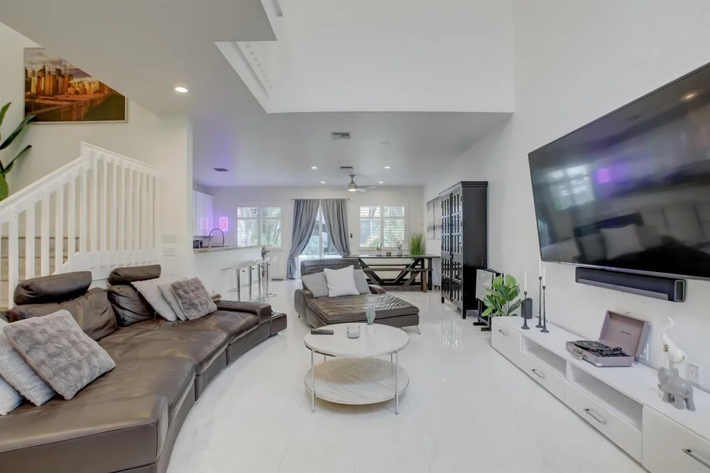 131 S East 7th Way #131 Pompano Beach, FL 33060