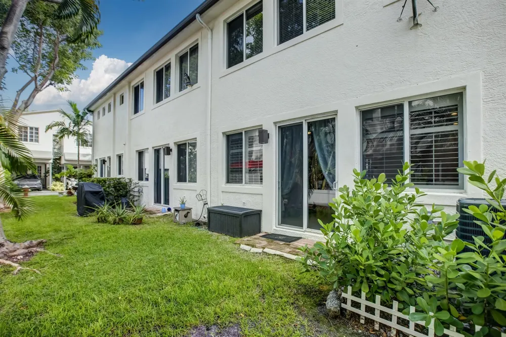 131 S East 7th Way #131 Pompano Beach, FL 33060