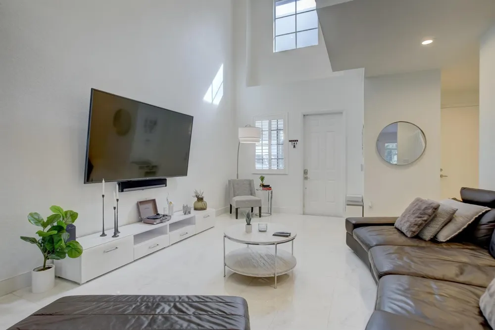 131 S East 7th Way #131 Pompano Beach, FL 33060