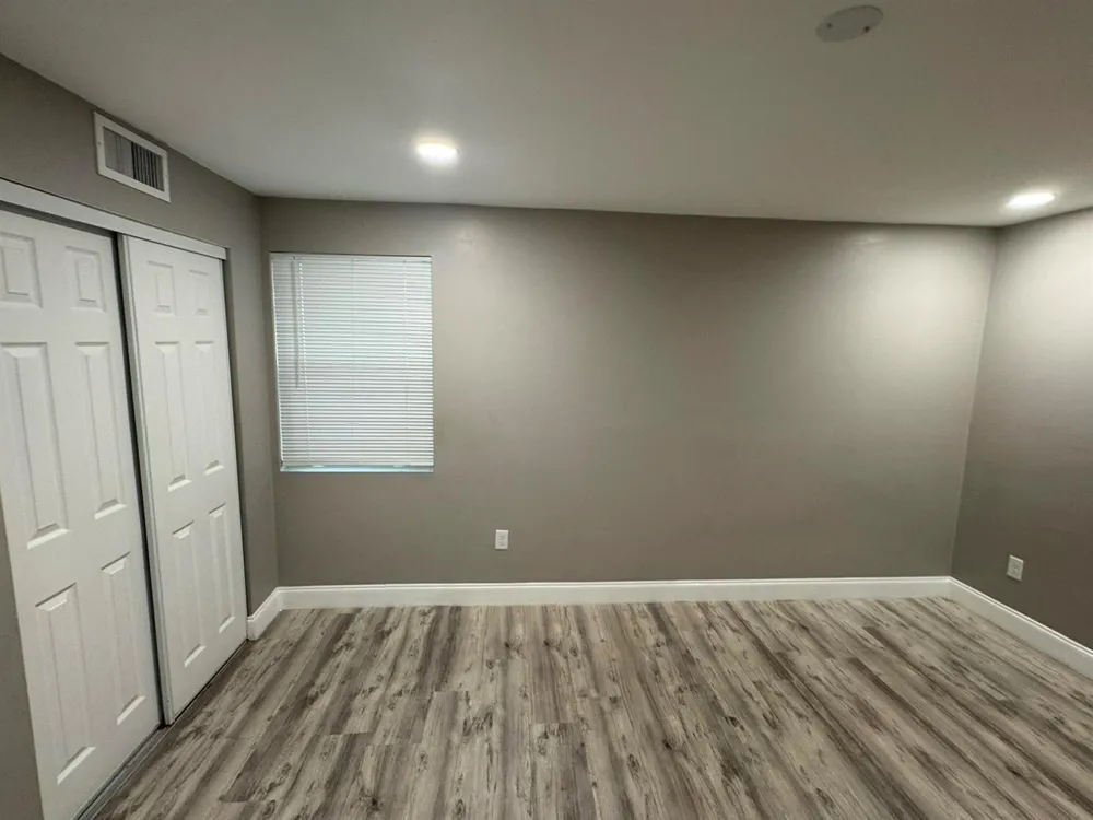 3890 Lakewood Road Palm Springs, FL 33461