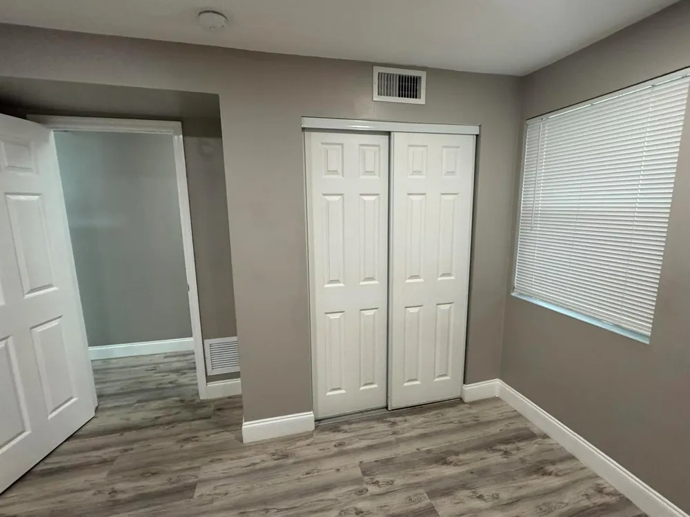 3890 Lakewood Road Palm Springs, FL 33461