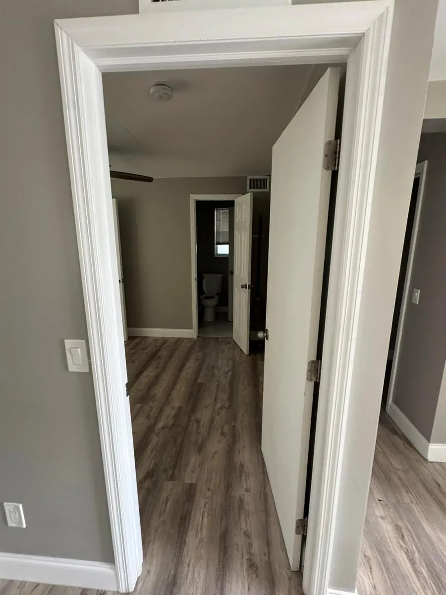 3890 Lakewood Road Palm Springs, FL 33461