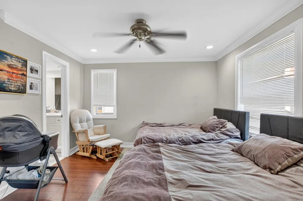 21895 LAKE FOREST CIRCLE #201 Boca Raton, FL 33433