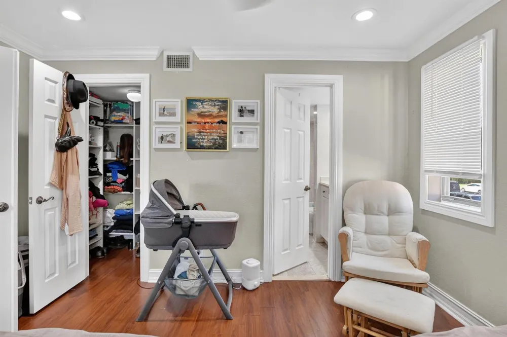 21895 LAKE FOREST CIRCLE #201 Boca Raton, FL 33433