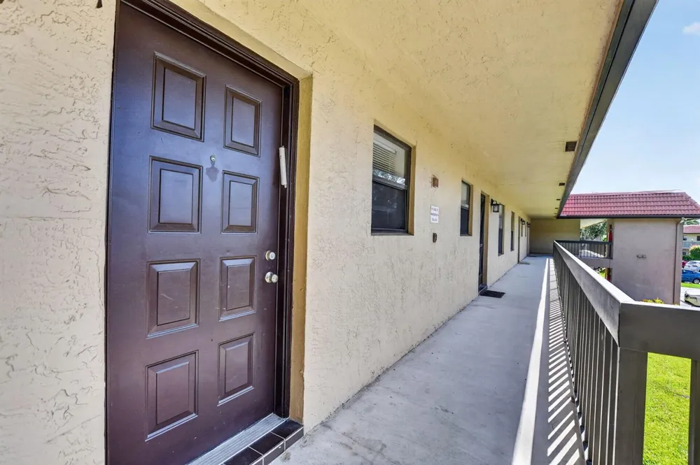 21895 LAKE FOREST CIRCLE #201 Boca Raton, FL 33433