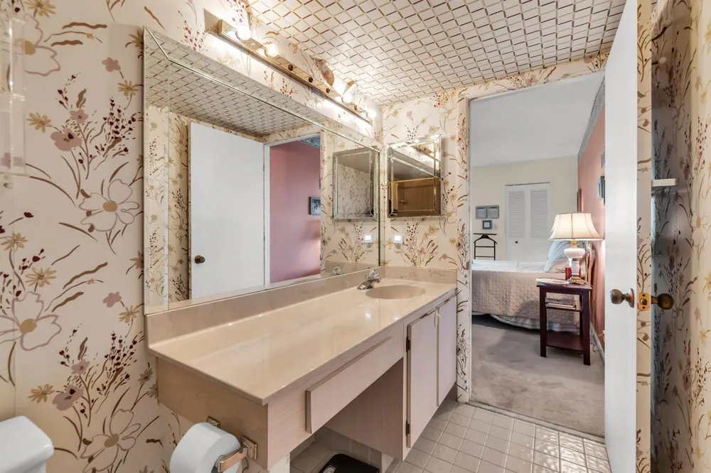 14460 Strathmore Lane #704 Delray Beach, FL 33446