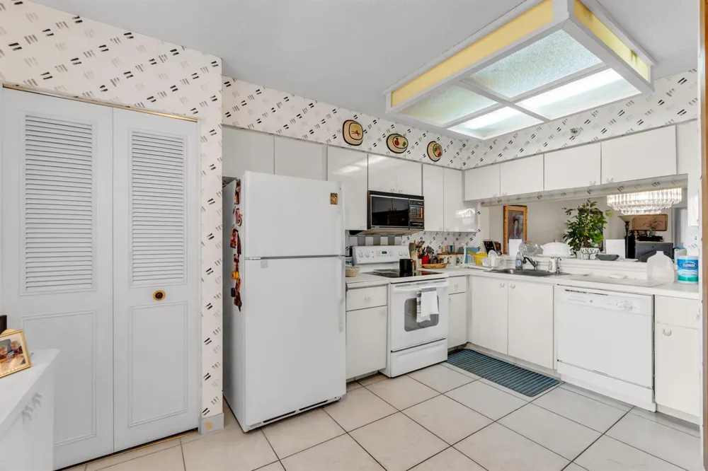14460 Strathmore Lane #704 Delray Beach, FL 33446