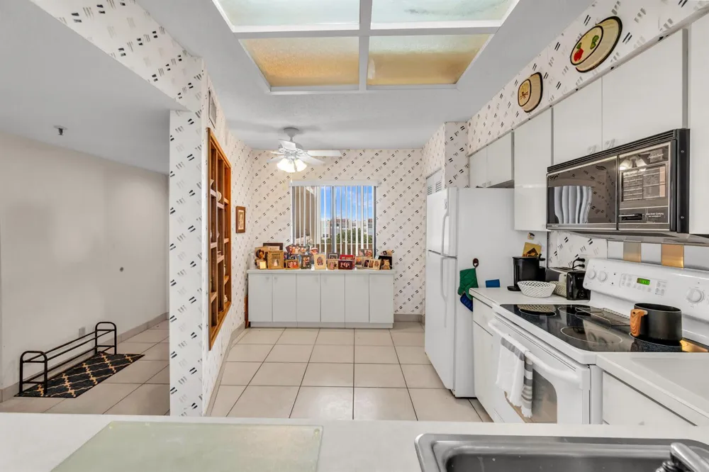 14460 Strathmore Lane #704 Delray Beach, FL 33446