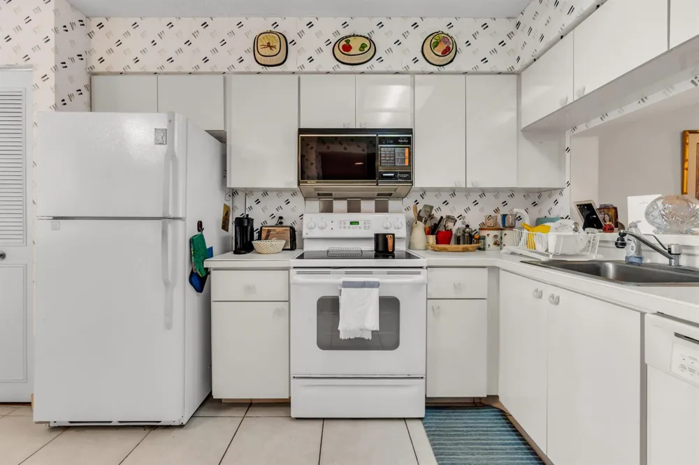 14460 Strathmore Lane #704 Delray Beach, FL 33446