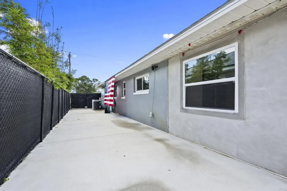 5111 EAGLE DRIVE Fort Pierce, FL 34951
