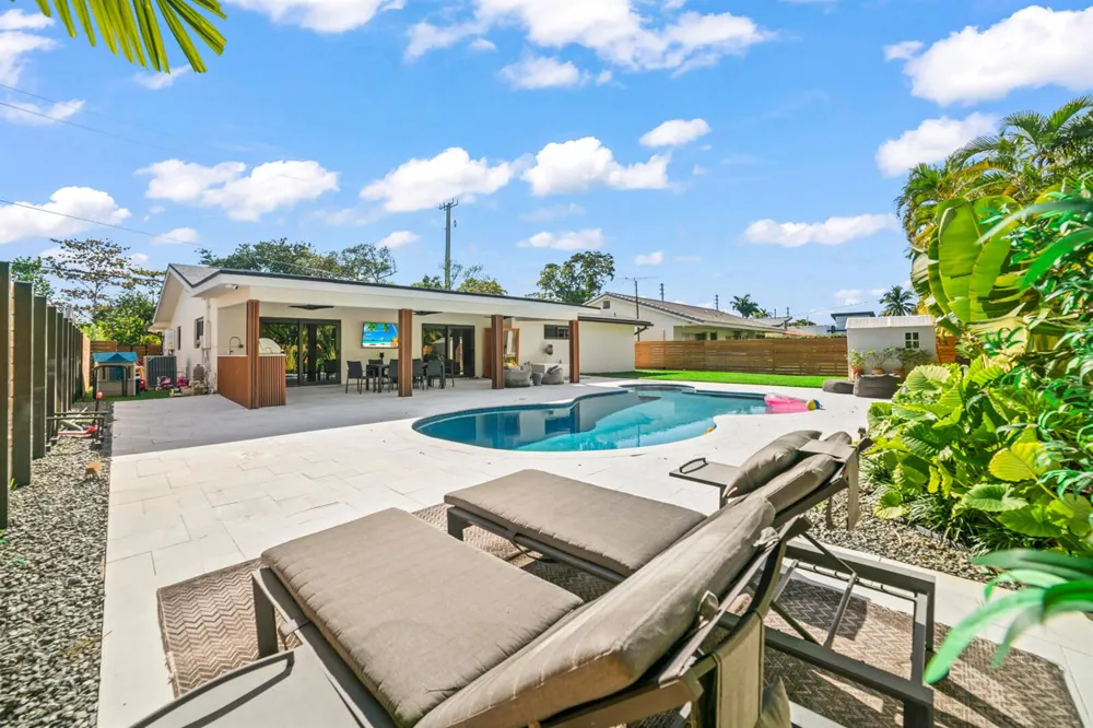 2451 NE 199th Street Miami, FL 33180