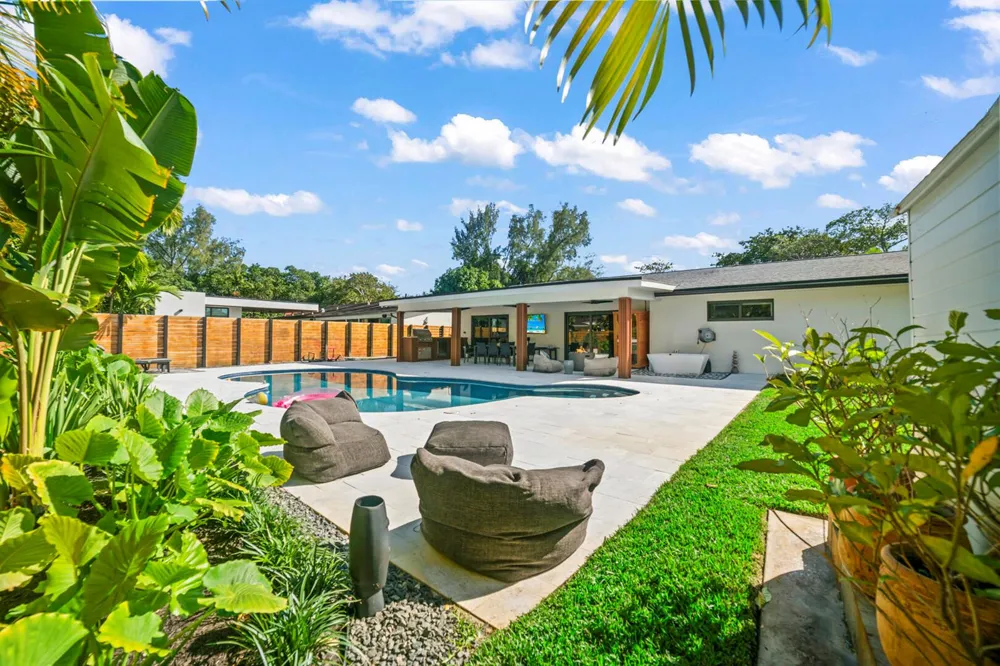 2451 NE 199th Street Miami, FL 33180