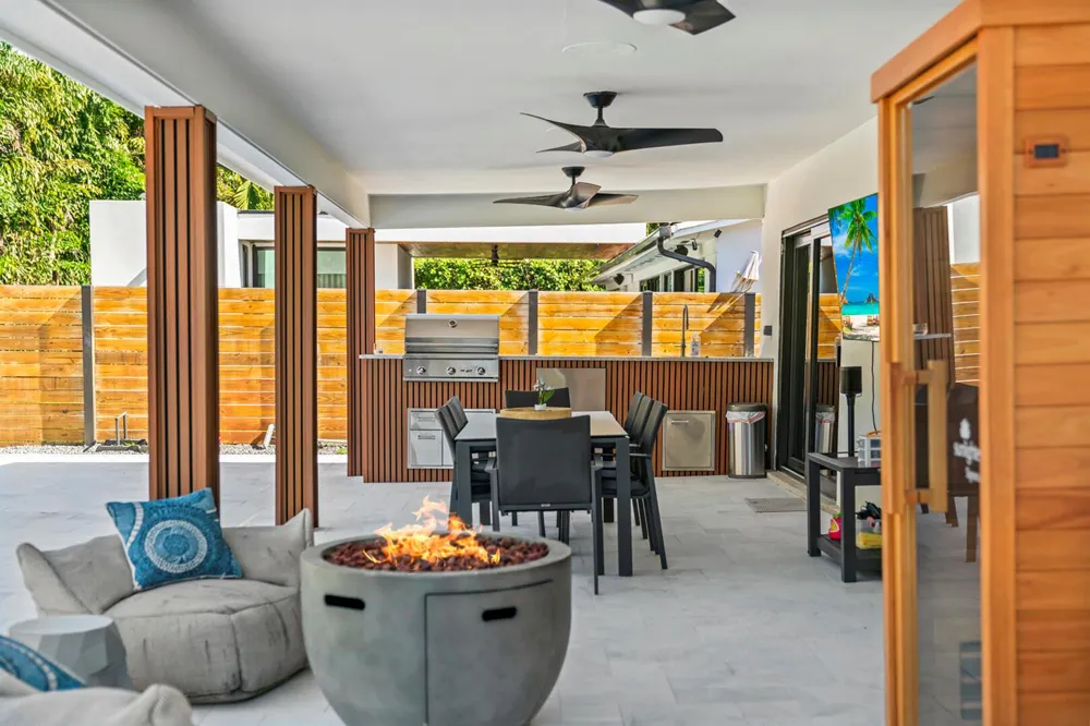 2451 NE 199th Street Miami, FL 33180